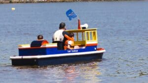 Little Captains boat at the Lagoon